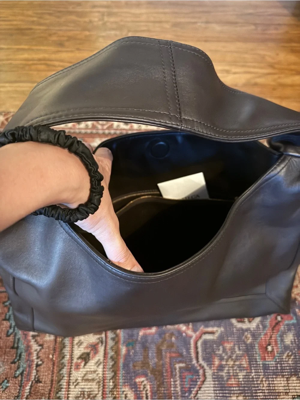 $3900 Bottega Veneta Medium Silky Hop Leather Hobo Bag in Brown Large